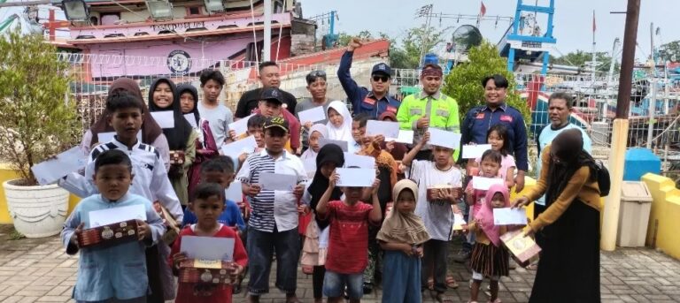 PT Aquila Distribusikan CSR Pendidikan untuk Anak Nelayan PLTU Batang